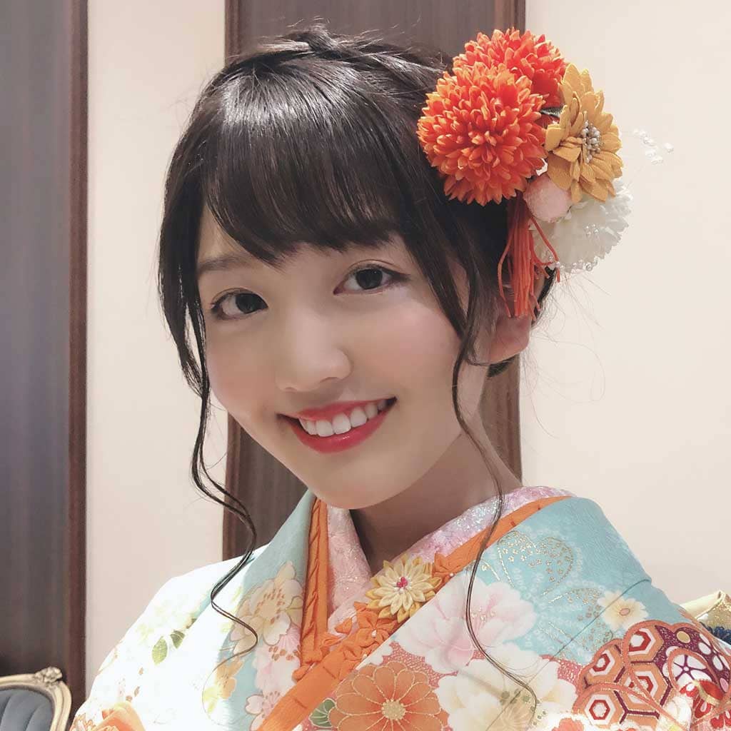 堤 真子